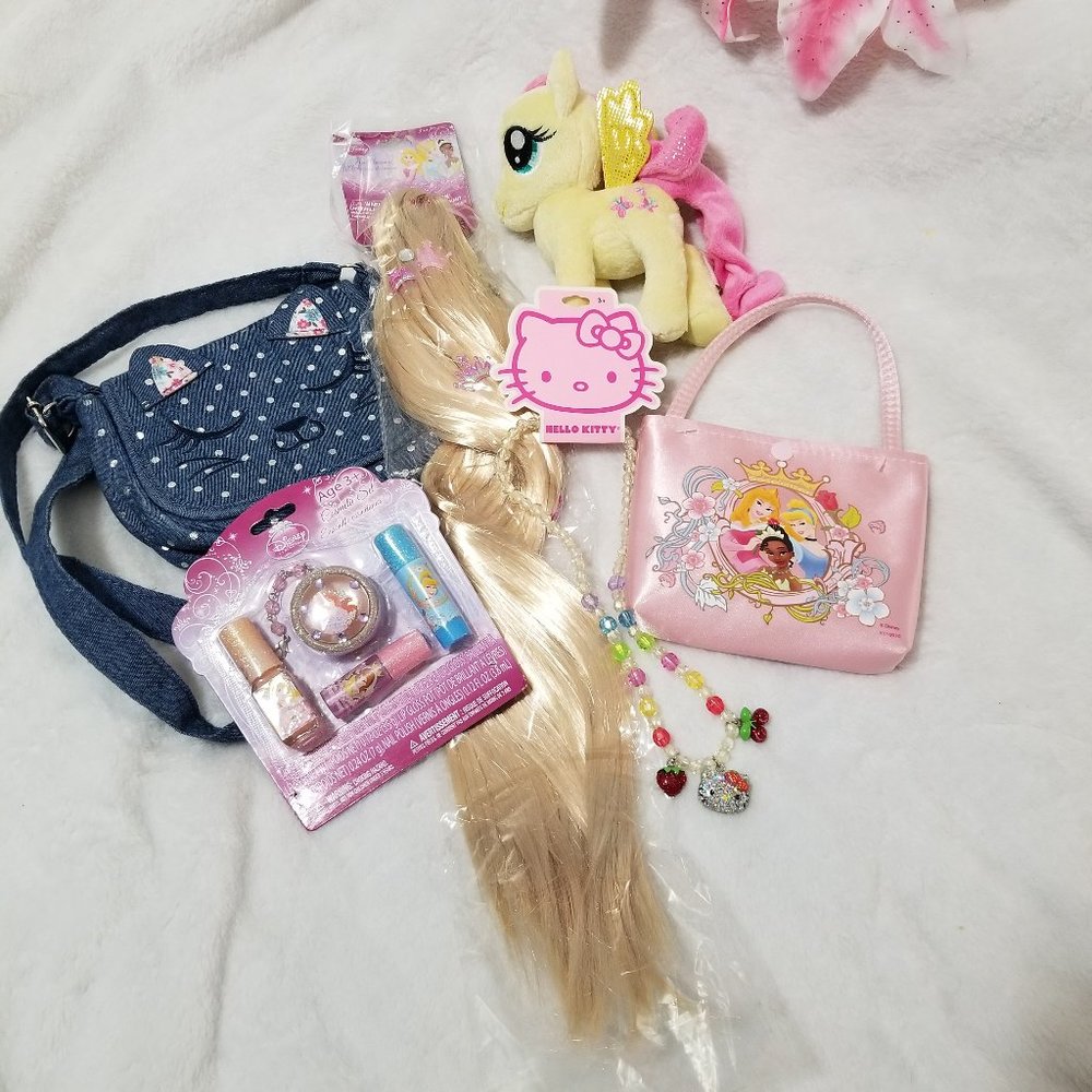 Disney/Hello Kitty Girls Play Set  Age 3+